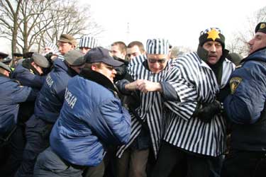 16 марта 2005 года.Рига.Столкновения антифашистов и полиции: фоторепортаж 